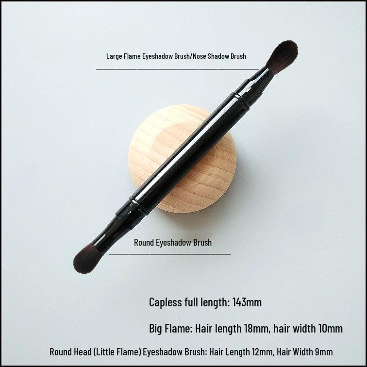 

Новая двусторонняя выдвижная кисть для теней с мягкой щетиной