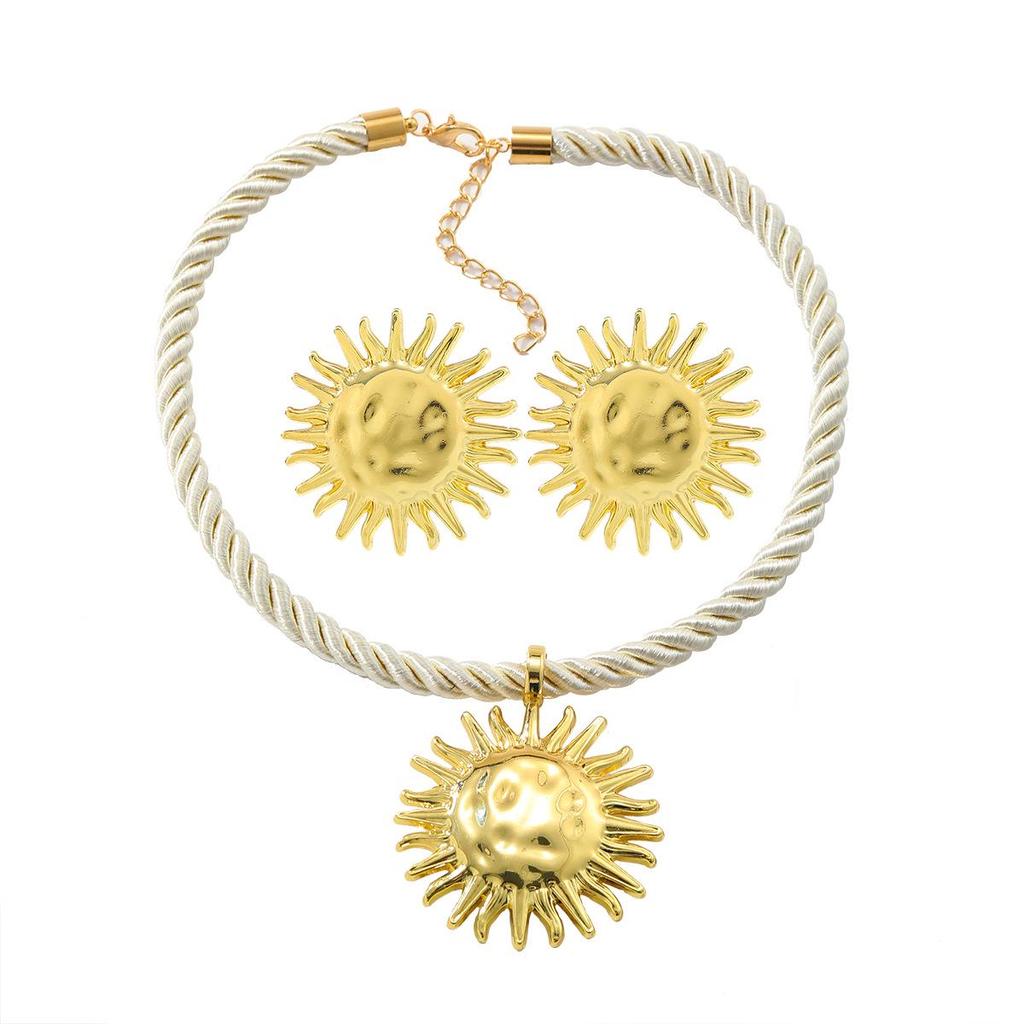 Stylish Holiday Alloy Sun Pendant Necklace and Earring Set - European & American Beach Style Women's Accessory