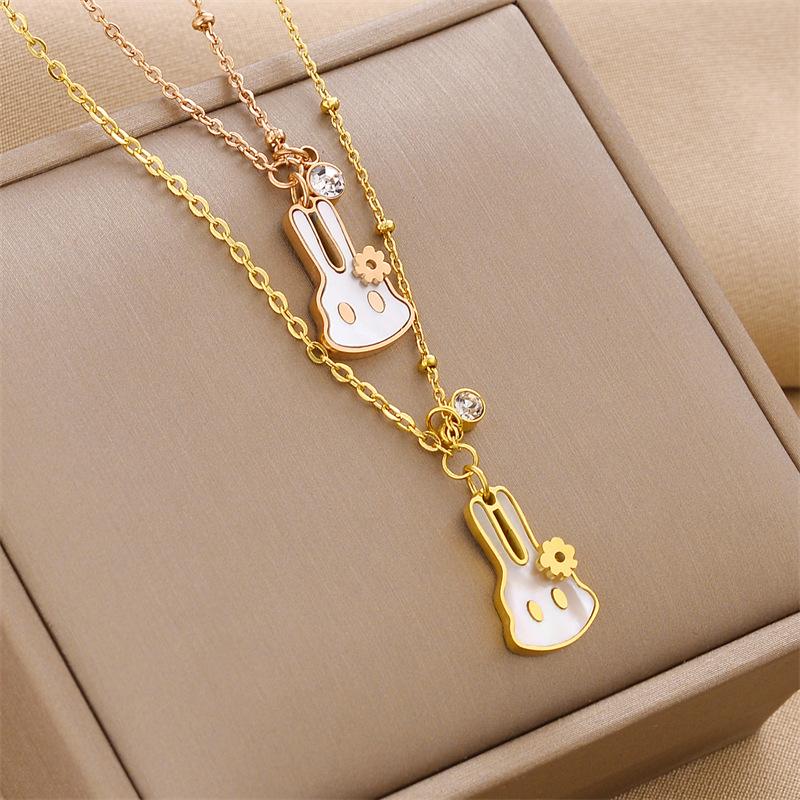 

Новые модные персонализированные ожерелья. Модные подвески в стиле ретро. Модные ретро-колье.