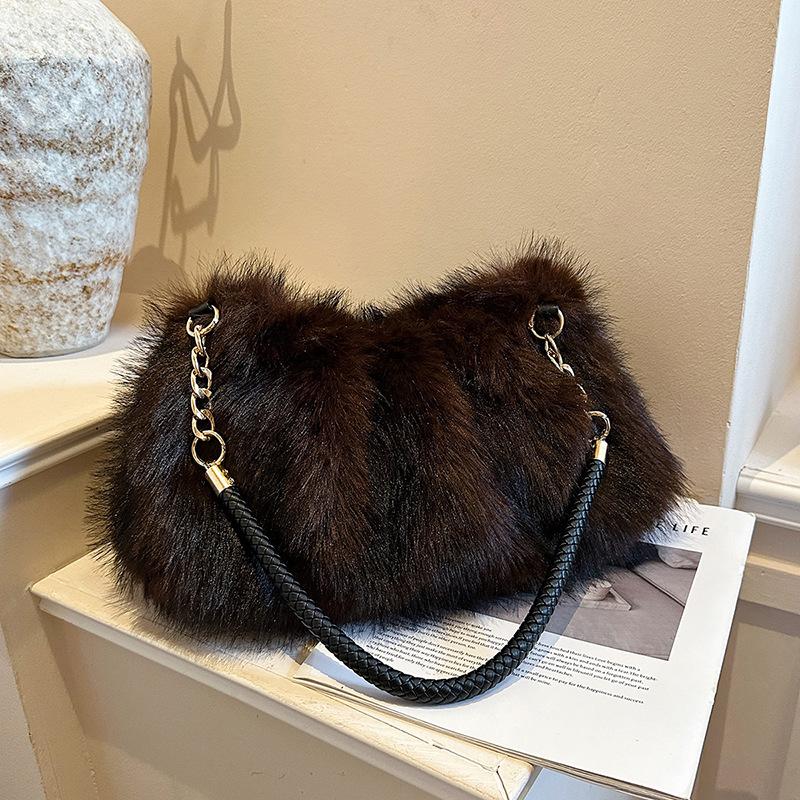 Yogodlns Women Winter Bags New Fashion Shoulder Bag Ladies Fur Shoulder Handbags Female Furry Pleated Designer Underarm Hobo Bags
