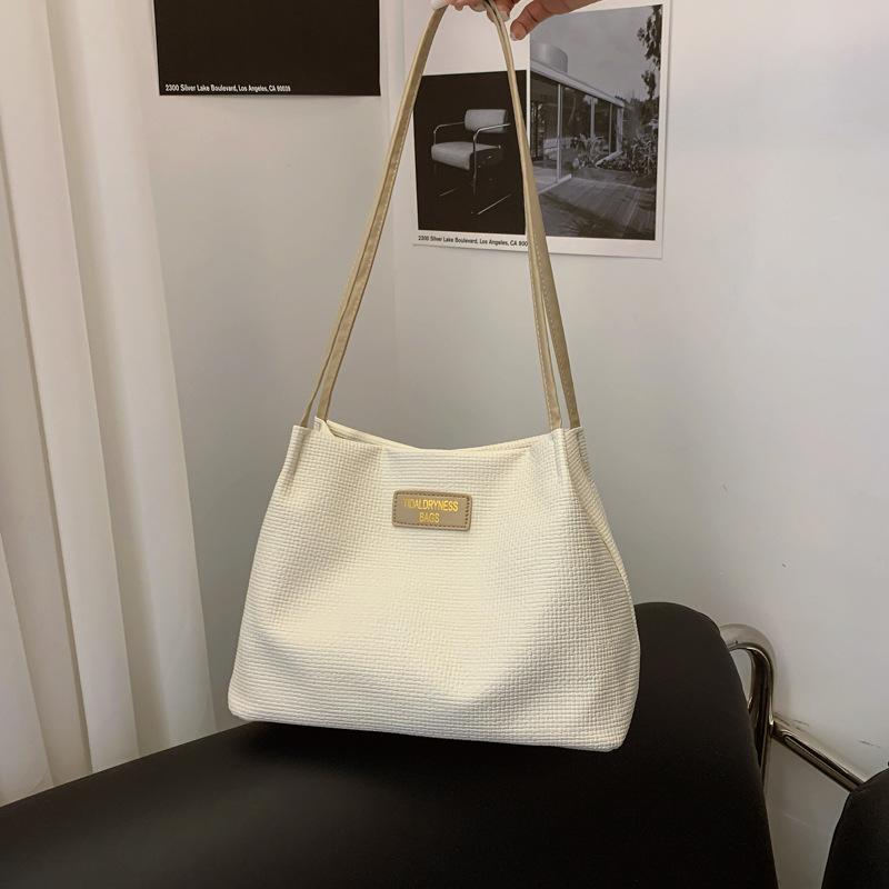 

Женская новая универсальная простая сумка через плечо, высококлассная сенсорная коммуникационная сумка для покупок no accessories хаки