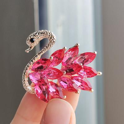 Koreansk version av mode söt legering kristall svan brosch pin brosch kläder tillbehör män och kvinnor