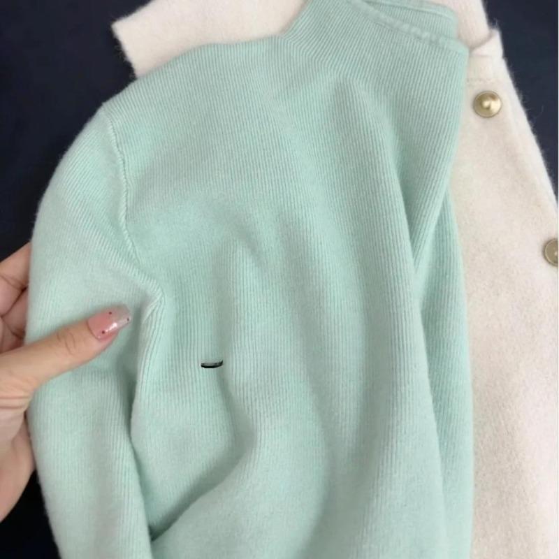 Il Nuovo Stile Autunnale di Maglione Lavorato a Maglia di Alta Gamma, Elegante, a Girocollo, Morbido e a Maniche Lunghe È un Maglione Leggermente Formoso e Snellente per Donne