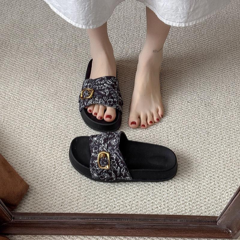 Fashion seaside beach sandals one-word drag 2025 new platform casual cool slippers women's summer wear