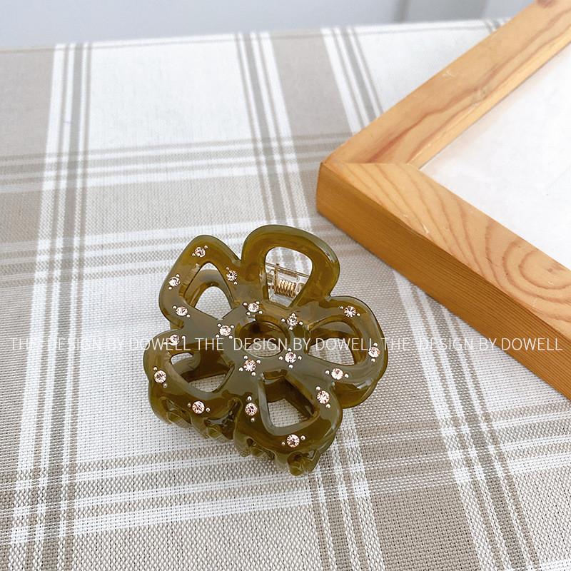 

Stylish Flower Hair Claw Clip With Dazzling Rhinestones For Trendy Hairstyles Bright Yellow