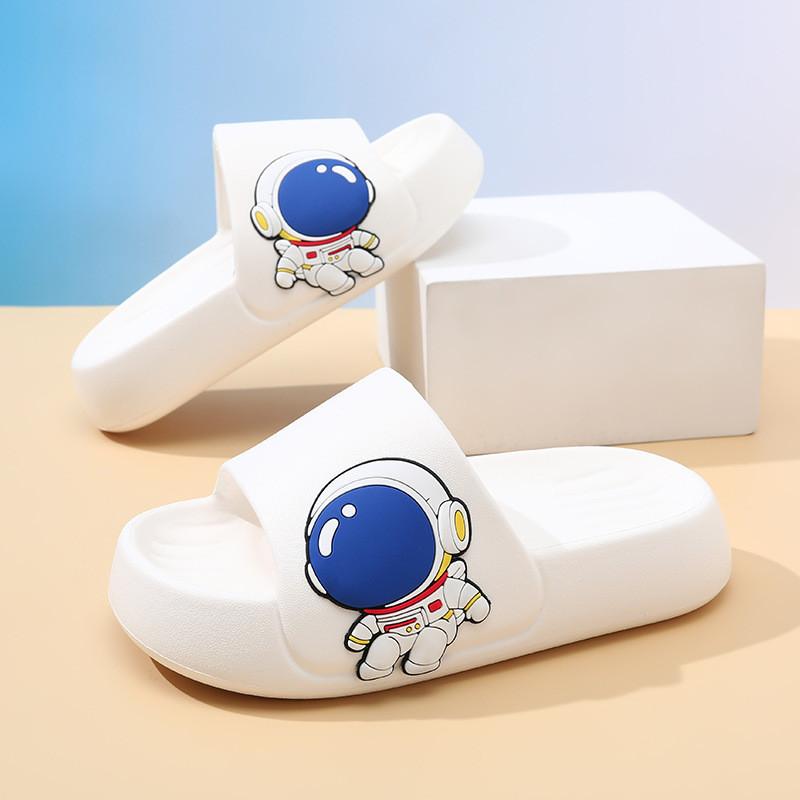 Comfortable Eva Cartoon Design Kid's Slippers For Boys And Girls Summer Wear