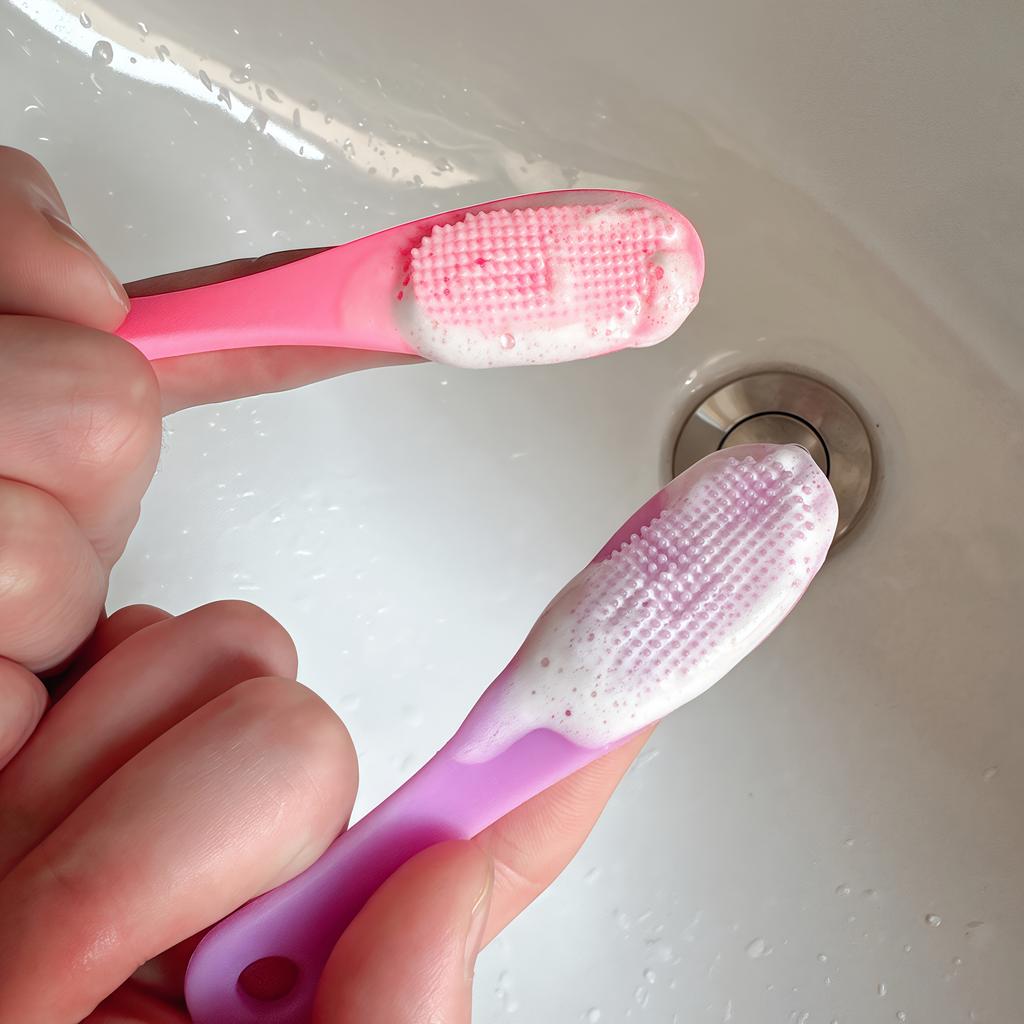 2 pièces Brosse de nez douce en silicone pour le nettoyage du visage, l'élimination des points noirs, brosse de nez, brosse exfoliante pour le nettoyage du visage, outil de soin.