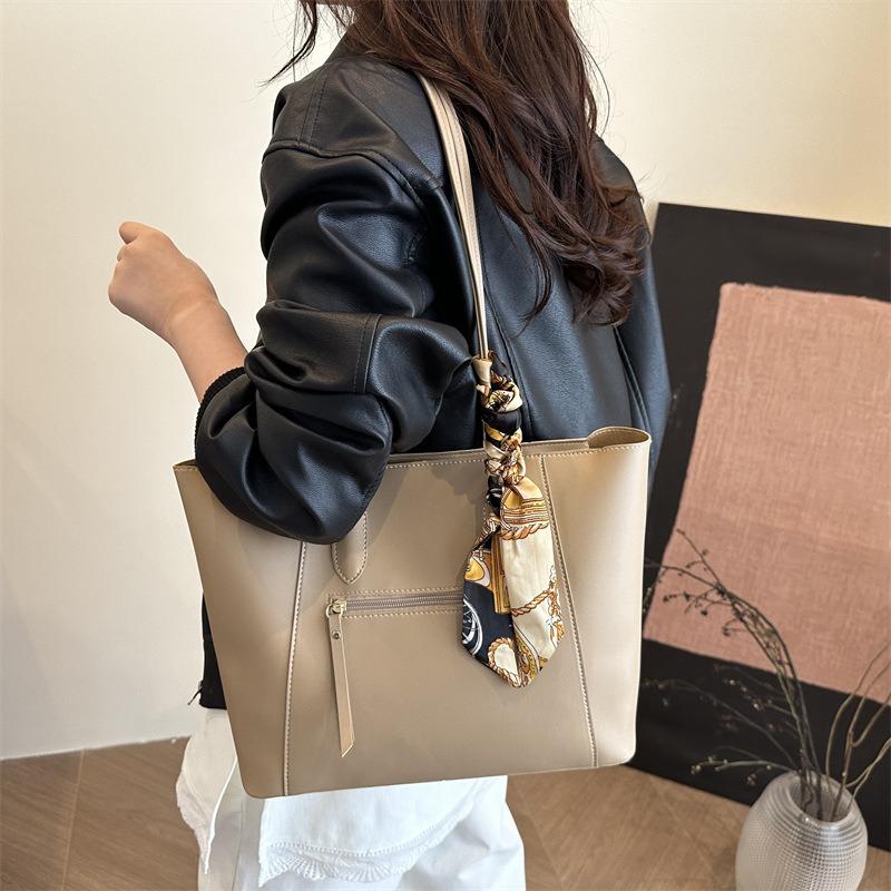 New Tote Bag Hand Bag Large Capacity Solid Color Simple Shoulder Armpit Bag Commuting Versatile