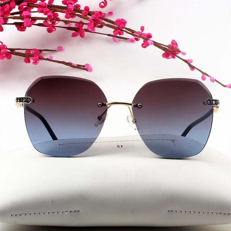 Occhiali da sole cut-edge senza cornice alla moda Decorazione di design di  moda Eleganti occhiali da sole con montatura grande da donna con lenti  sfumate acquista in modo economico — spedizione gratuita,