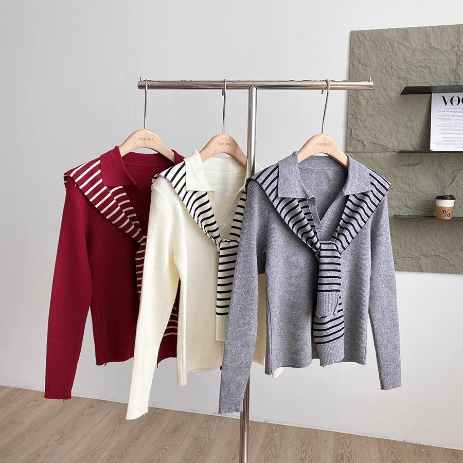 A Gentle and Youthful Long-sleeved Knitted Sweater with A Striped Shawl for The New Autumn Collection