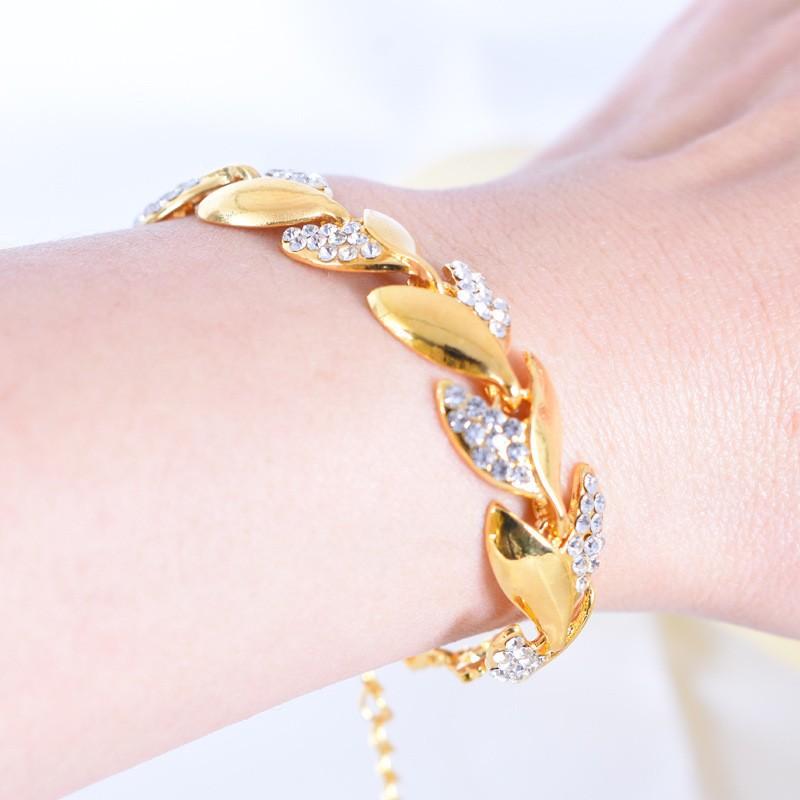 1PC Hip Hop Leaf Bracelet Women's Gold Twisted Shining Crystal Stone Pendant Bracelet Elegant Adjustable Chain Daily Jewelry