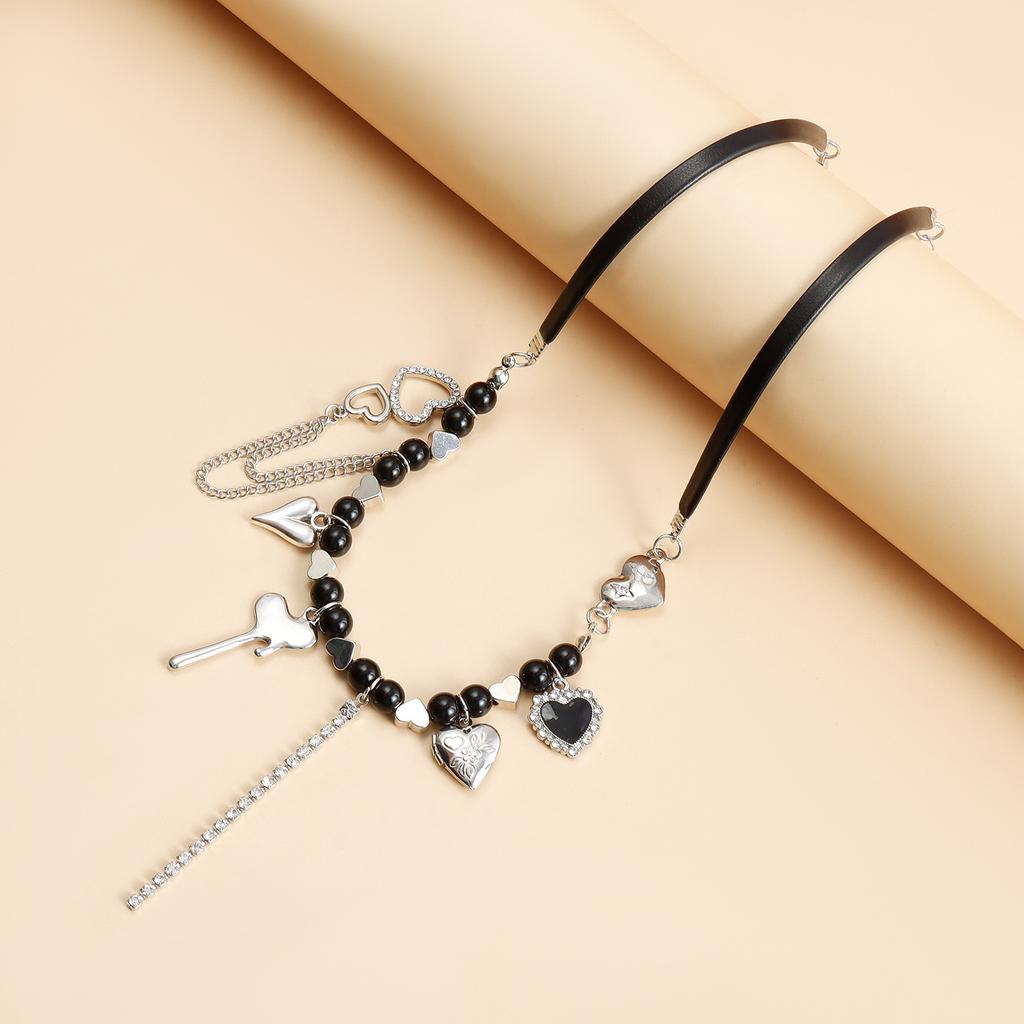 Beaded Heart Pendant Tassels Necklace Neckchain Stylish Clavicle Chain Jewelry for Women