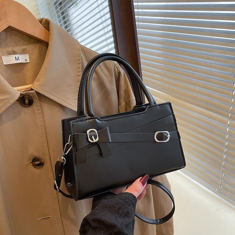 

Однотонная сумка-мессенджер из масляной вощеной кожи, универсальная, для личности, повседневная, новая, маленькая квадратная сумка, женская, универсальная, с высокой текстурой, для работы, сумка-мессенджер чёрный