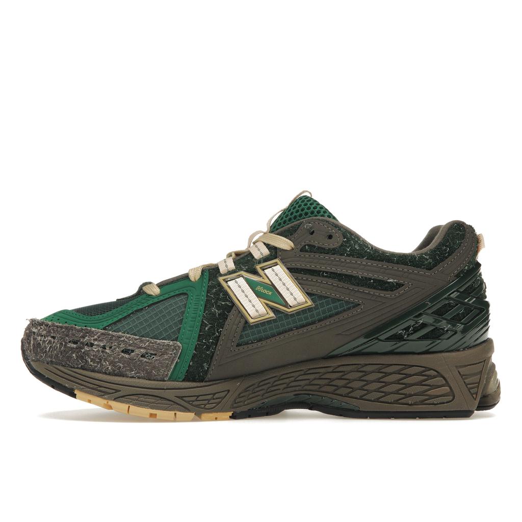 New balance district run review store