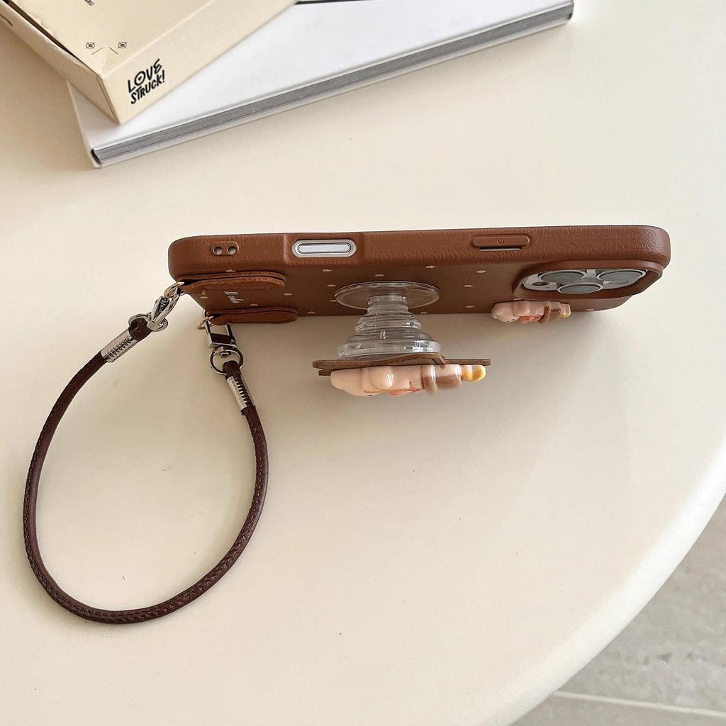 Tecknad Stjärnman iPhone-skal: Kompatibel med iPhone 13-16, Konstläder, Fallsäker, Snodd ingår, Passar Apple 17 Pro