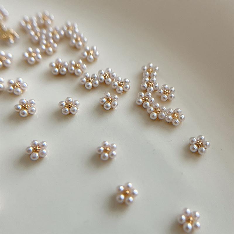 5Pcs Diy Nail Art Decor 3D Five-Petal White Pearls Flower Nail Drills Pearl Flowers Manicure Diamond Manicure Nail Art Design