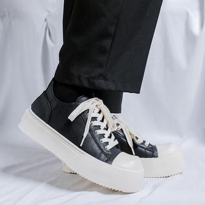 2025 Sapatos Casuais Masculinos de Couro Estilo Britânico Marca de Luxo Sapatos Vulcanizados Alta Qualidade Sola Grossa Confortável Sapato de Skate para Homem
