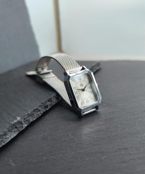 

[ЧАСЫ VOLKSWAGEN] ЧАСЫ VOLKSWAGEN Квадратные Женские Металлические Часы с Серебристым Сетчатым Браслетом One Size