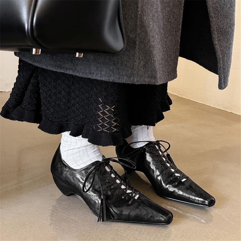 Divatos Új Tavaszi/Nyári Valódi Bőr Női Magassarkú Cipők Nőknek Divatos Bojtok Csipke Négyzetorrú Női Cipők Lábbeli Női Cipők