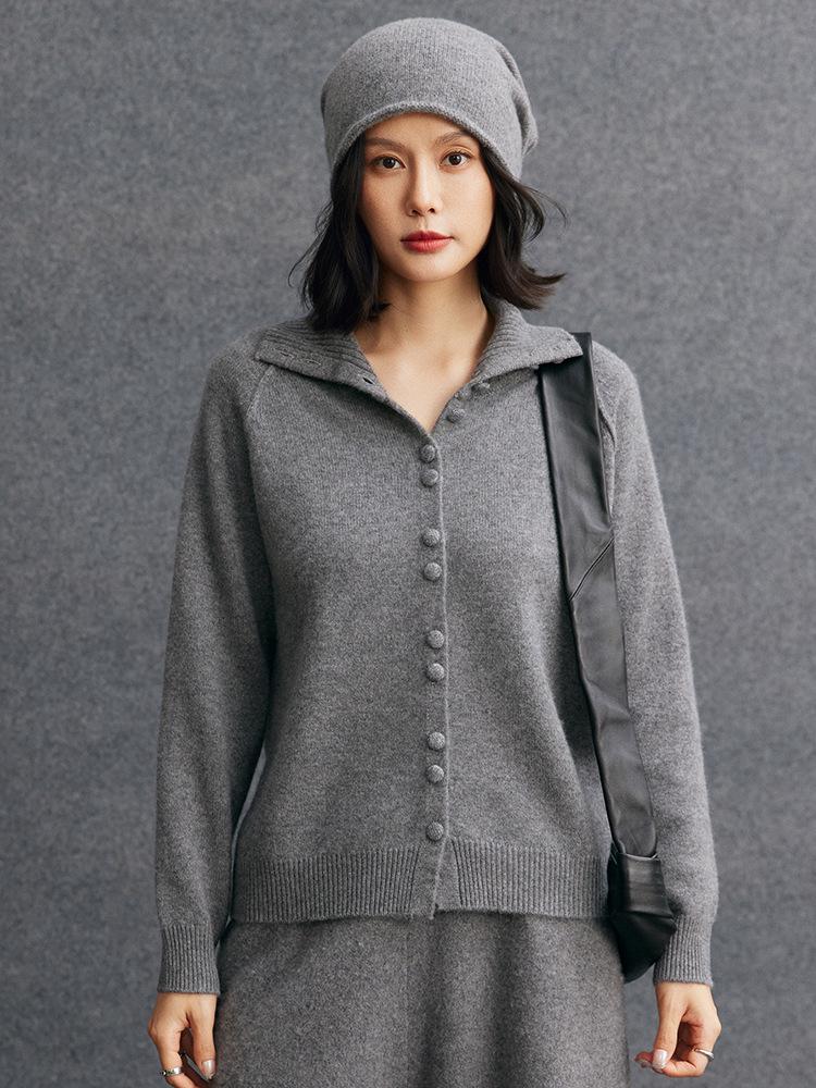 Women's Thick Cashmere Sweater with Large Lapel and Buttons - Autumn/Winter 2026 Versatile Base Layer Knit Outerwear
