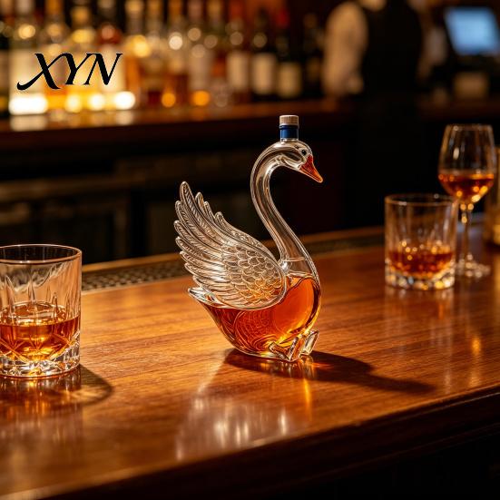 Bar Cabinet Display Piece Goose Shaped Whiskey Decanter, 3D Animal Glass Bottle with Stopper, Transparent Amber Novelty Wine Dispenser for Home