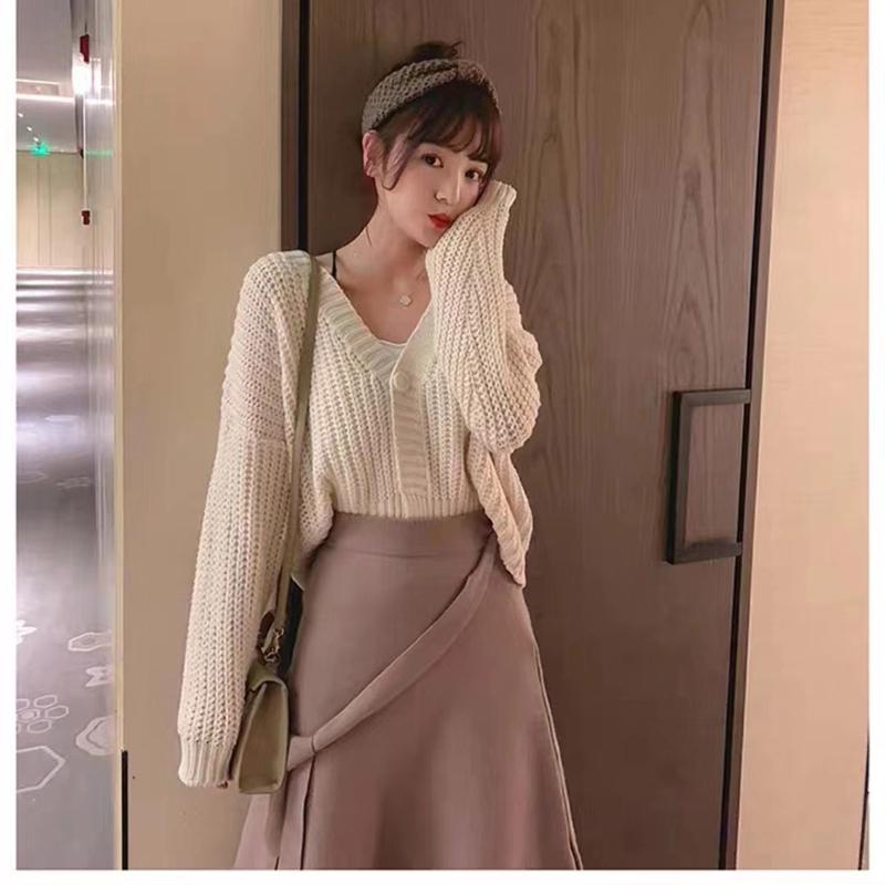 Fashionable V-neck pink elegant ladies sweater jacket, loose casual ladies short knitted cardigan6099#