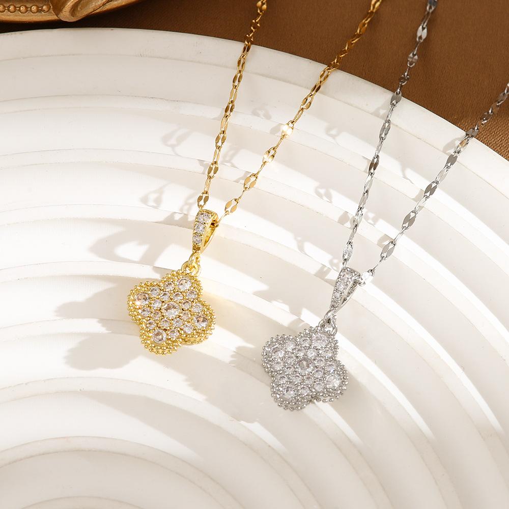 Four Leaf Clover Necklace with Micro Inlaid Zircon, Light Luxury High-end Necklace
