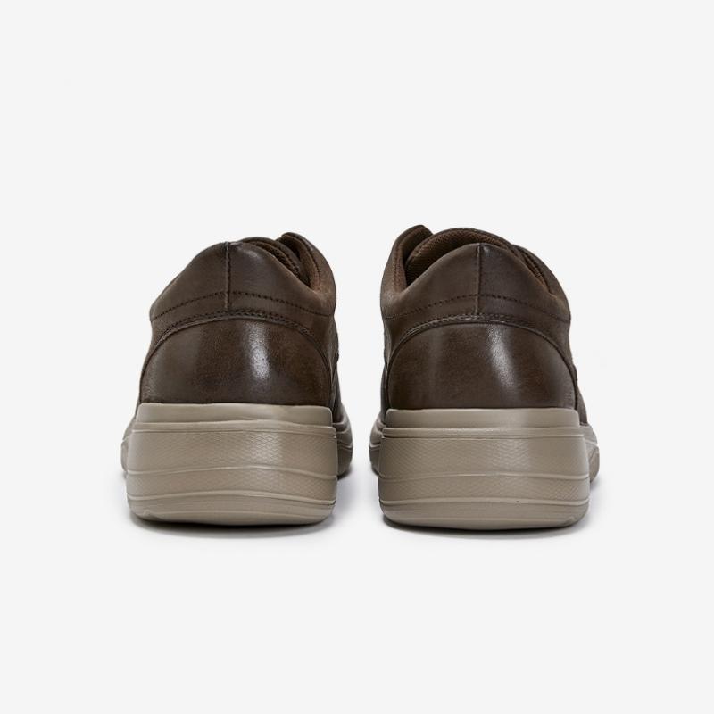 Young Age Male Casual Sneakers Brown