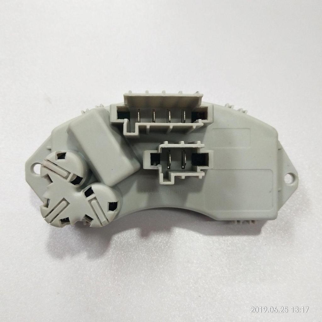 BMW X5 E70/X6 E71 Blower Motor Resistor 64119222072 for Heater/Air Conditioner.