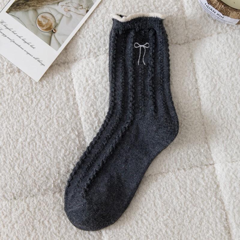 Embroidered Bow Wool Socks, Thickened Warm Socks for Autumn and Winter, Women's Twisted Retro Mid-calf Socks, Women's Socks