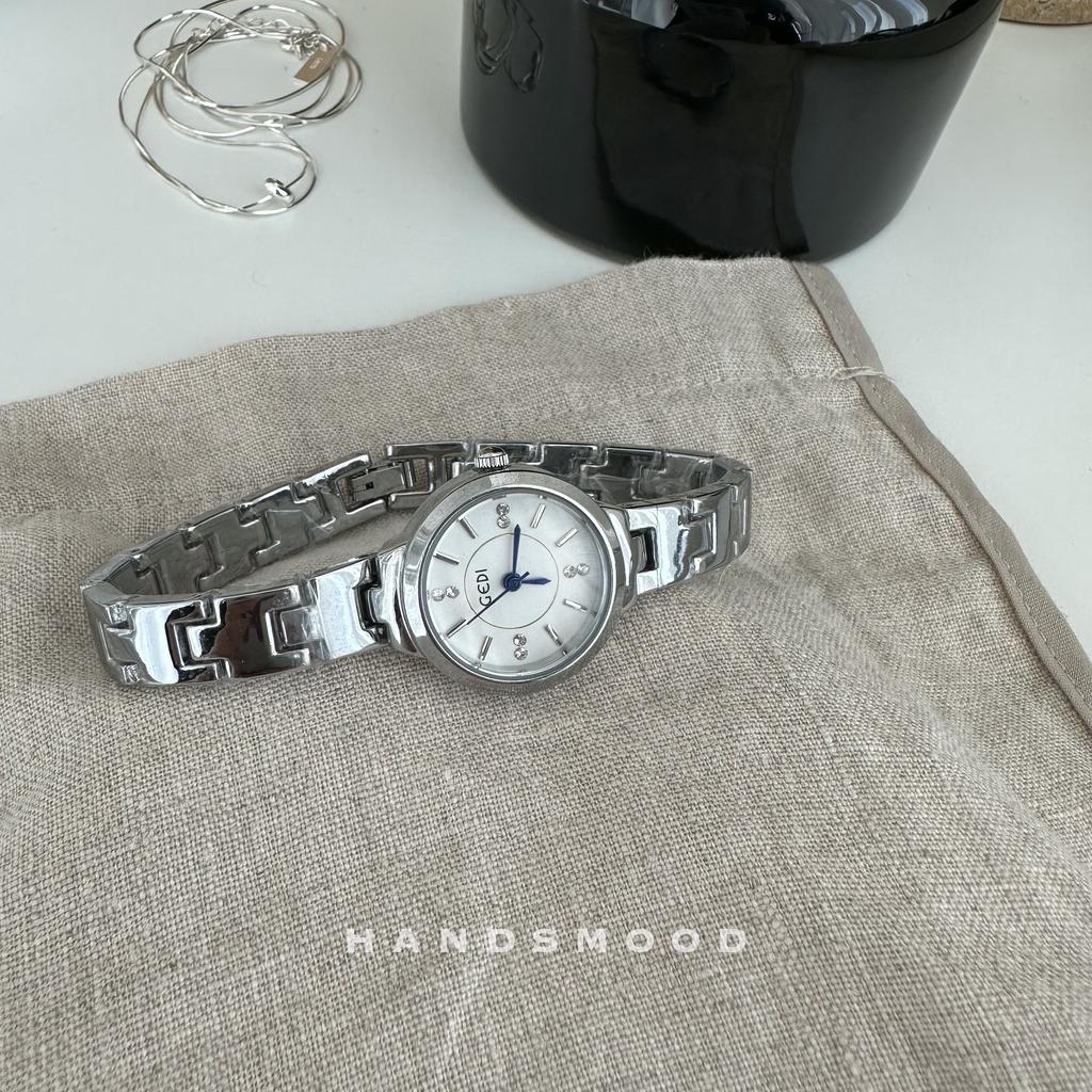New women's watchKoreanstyle silver small dial chain versatile temperament trendy ladies quartz watch women's watch luxury watch