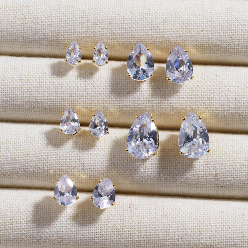 Delicate Water Drop Shaped Stud Earrings Luxury Silver Color Crystal CZ Ear Earrings for Women Fashion Versatile Jewelry