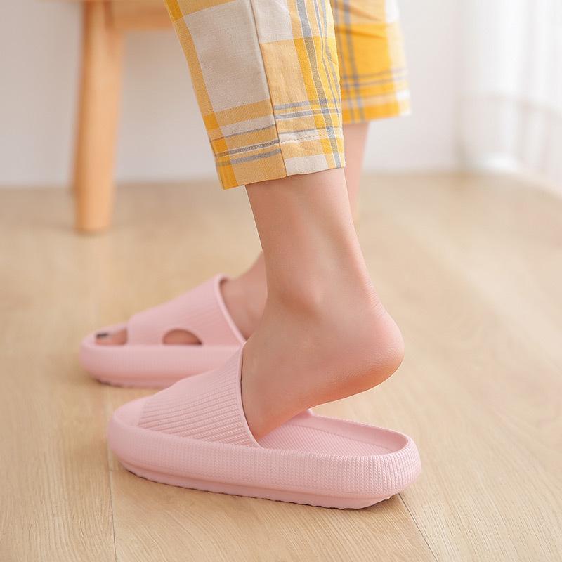 Bathroom slippers women's summer couple home indoor cool slippers rubber and plastic EVA thick bottom stepping on shit slippers men