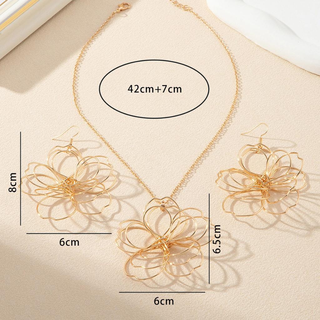 1 pair of hollow flower necklaces, earrings, sets, high-end temperament, elegant style, niche high-end