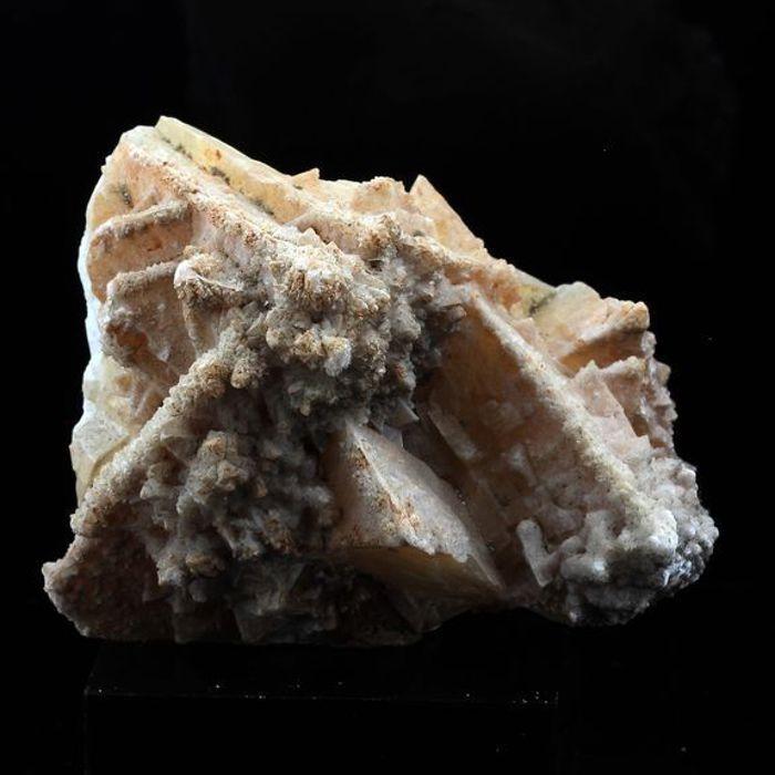 Pierres et Minéraux. Calcite. 1170.5 ct. Cabrerets, Lauzès, Lot, France..