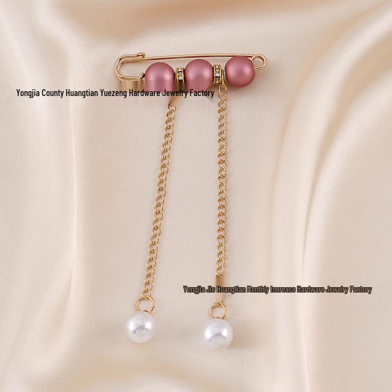 Fashionable Brooch Chain with Waist-Tightening Buckle - Versatile Clothing Accessory