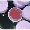 AOU Glowy Tint Balm 3,5 g 13 barev, Balzám na rty, který zvýrazní vaši přirozenou pleť, Čistý lesk, díky kterému budou vaše rty vypadat objemněji