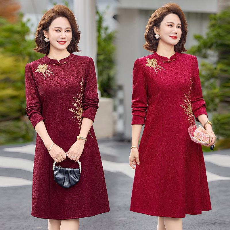 Elegant Spring-Autumn Mother of the Bride/Groom Dress - High-End Cheongsam for Weddings and Formal Banquets