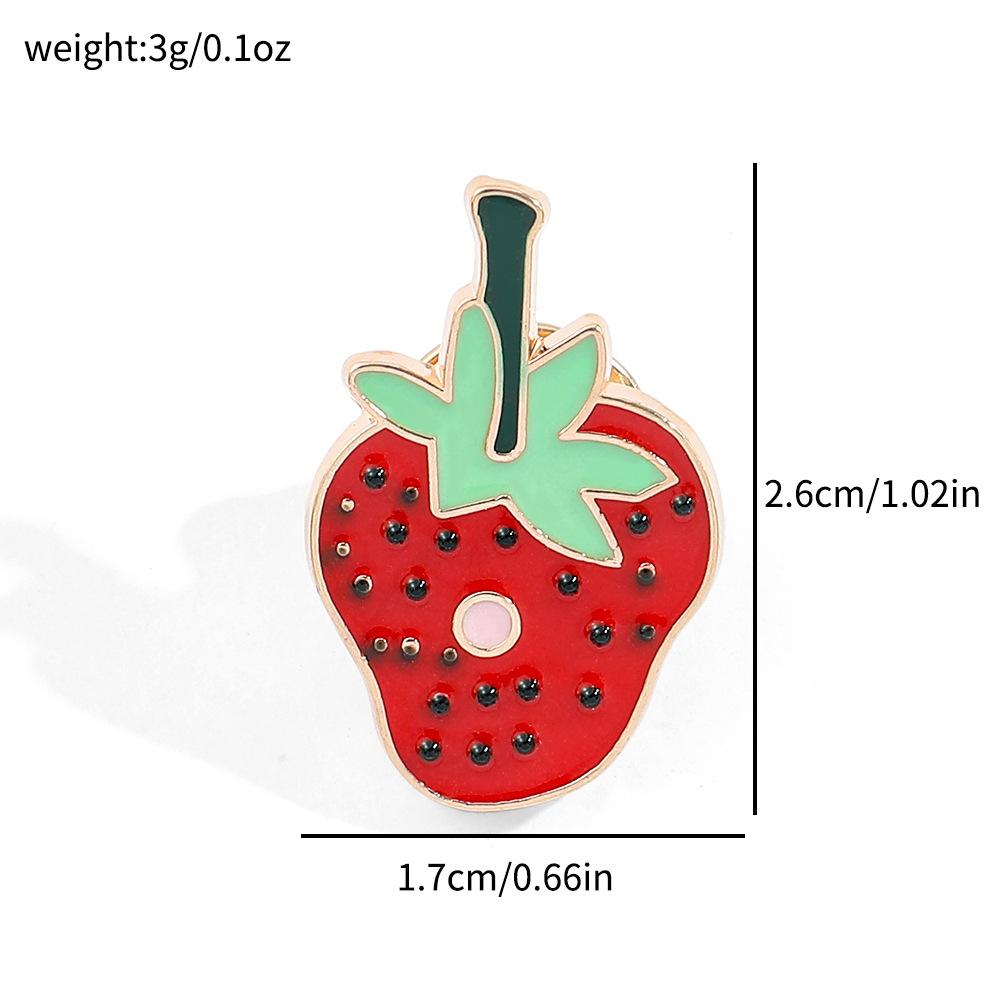 Личность и креативность Милая клубничная гусеница Брошь из сплава Модель клубничного жука Металлическая значка