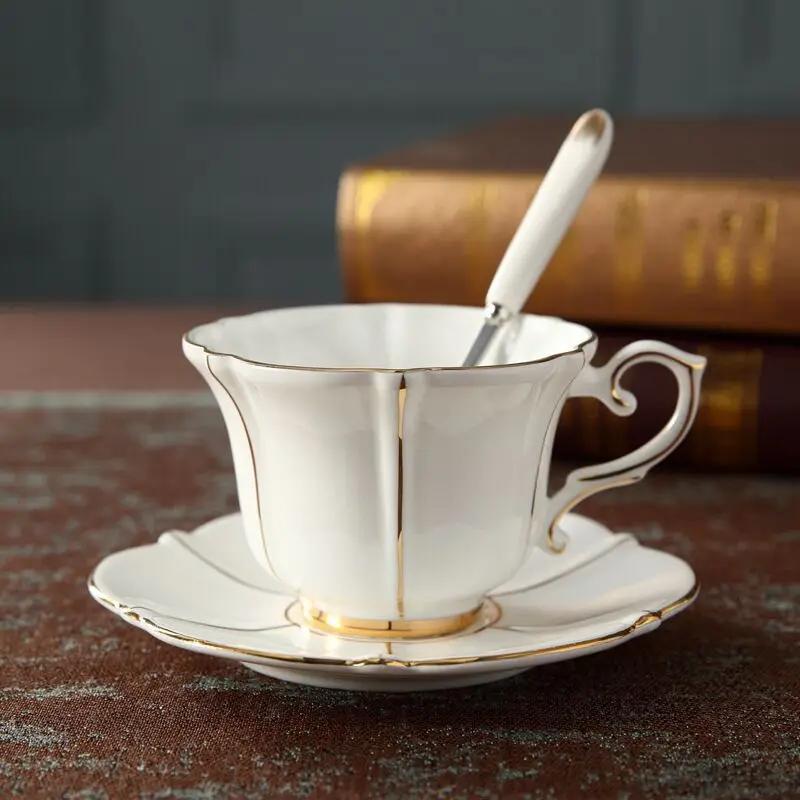 Squisito Set Tazza da Caffè, Sottotazza e Cucchiaino in Osso Porcellanato con Ceramica Dorata per Cappuccino e Tè Pomeridiano