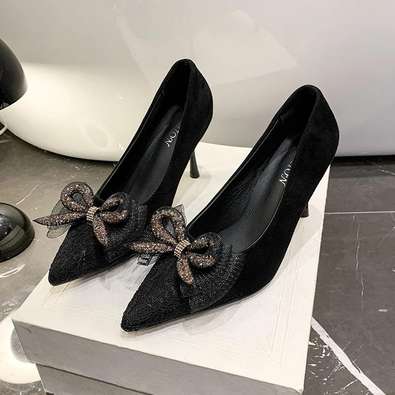 

Туфли Женские 2025 Мелкие Женские Туфли на Высоком Каблуке Новые С Бантом-Бабочкой Офисные и Карьерные Сексуальные С Острым Носком Большого Размера Каблуки Женские 42 чёрный