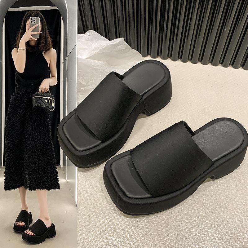 

European station slippers women s summer wear 2025 new satin thick bottom heightening British style one word square head cool slippers 40 чорний