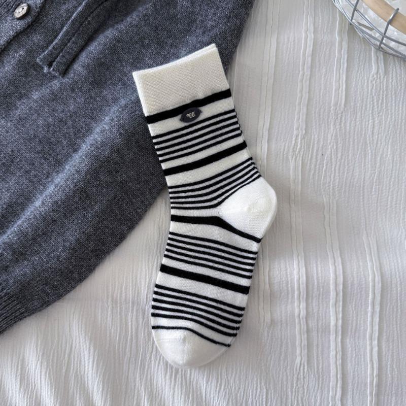 Women's New Autumn and Winter Color Striped Boneless All In One Drum Pile Cotton Socks