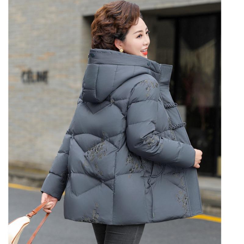 

Пуховик средней длины женский для мамы зимняя одежда утепленный пухом белой утки одежда для бабушки пальто с вышивкой для пожилой женщины год L