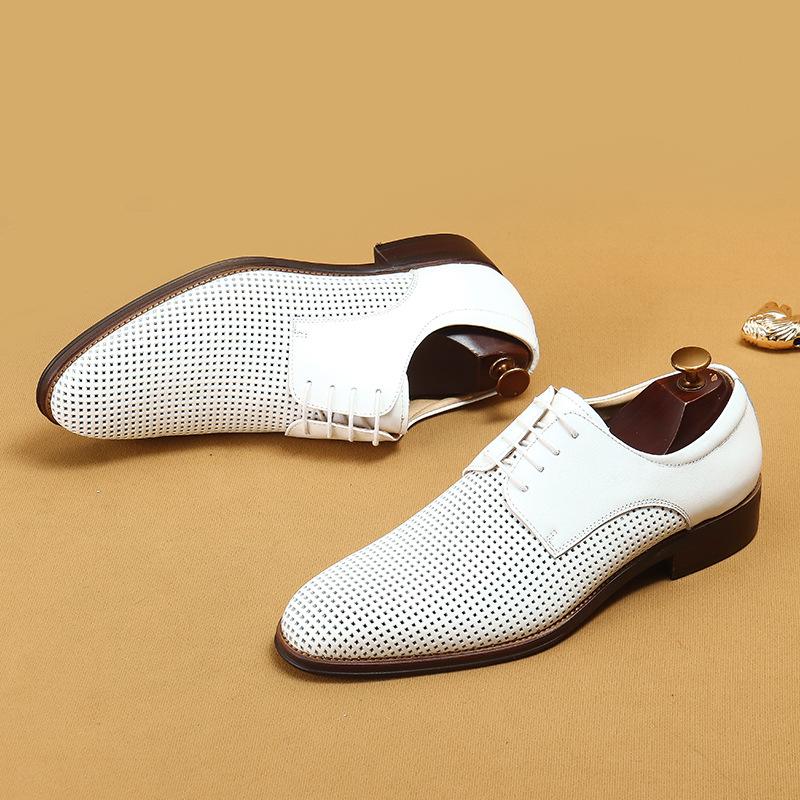 Scarpe da uomo in pelle bianche, traspiranti, casual, estive, con superficie morbida e cava in pelle