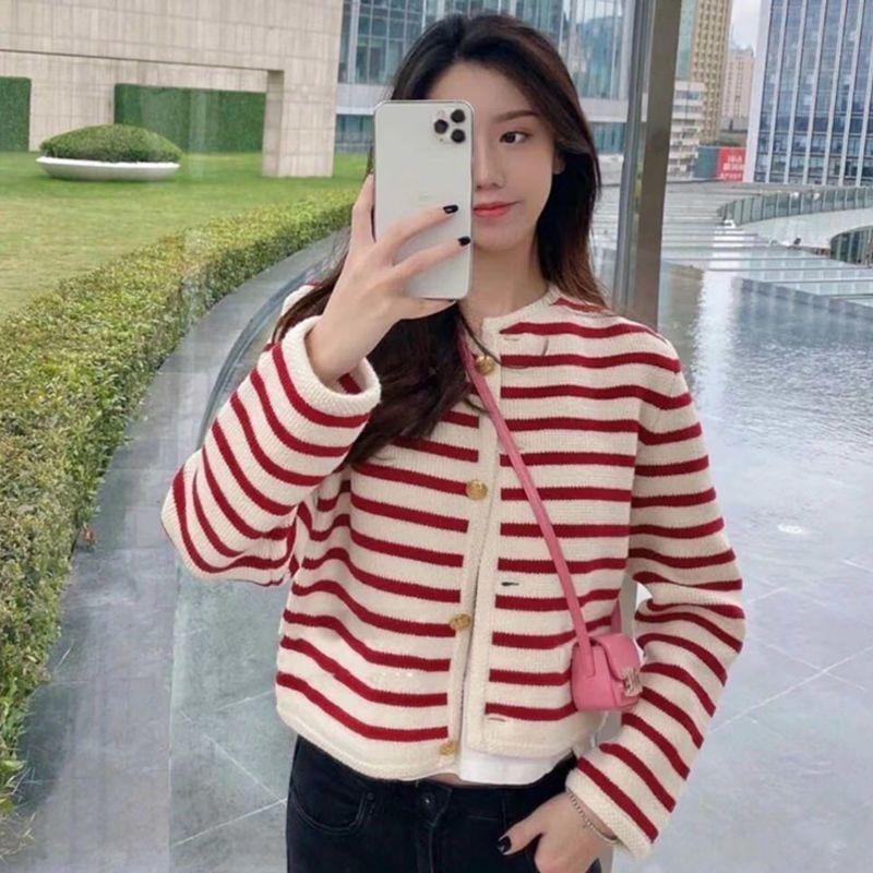 Original Niche Design Gold Button Striped Knitted Cardigan Women Knitted Sweater Casual Long Sleeved Sweater Cardigan Female Top