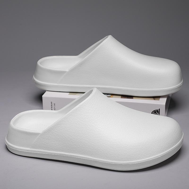 Summer new soft bottom stepping on shit feeling baotou drag large size fashion casual shoes operating room work cool slippers