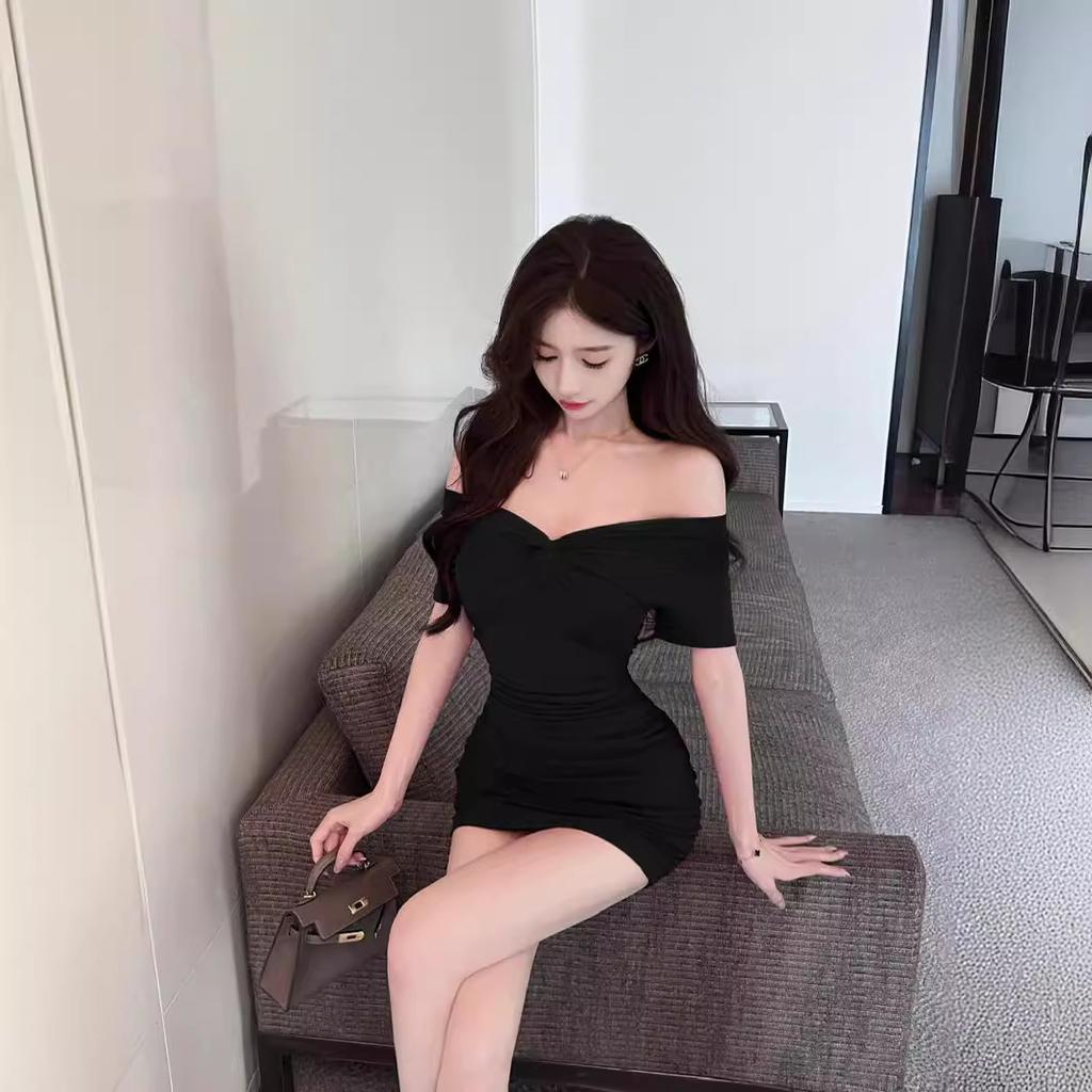 Summer Korean version of the new female technician overalls kink decorative low-cut pleated tight hip dress