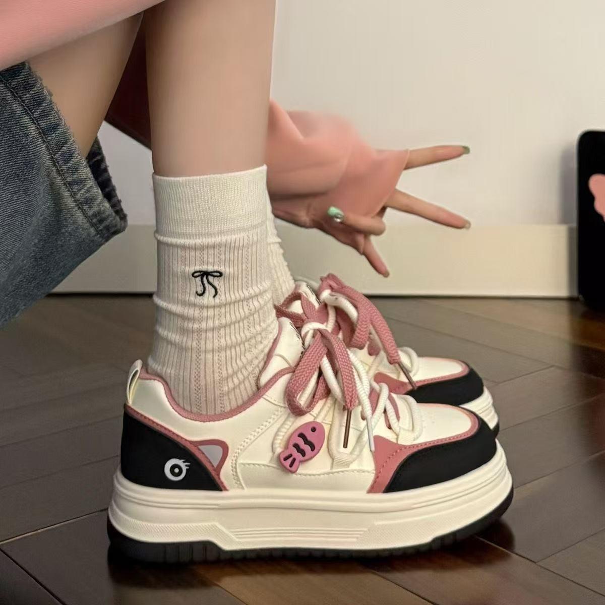 

Japanese Niche Thick-soled Shoes for Women, 2025 New Style Casual and Versatile Board Shoes, Comfortable Student Sneaker Shoes 35 чёрный