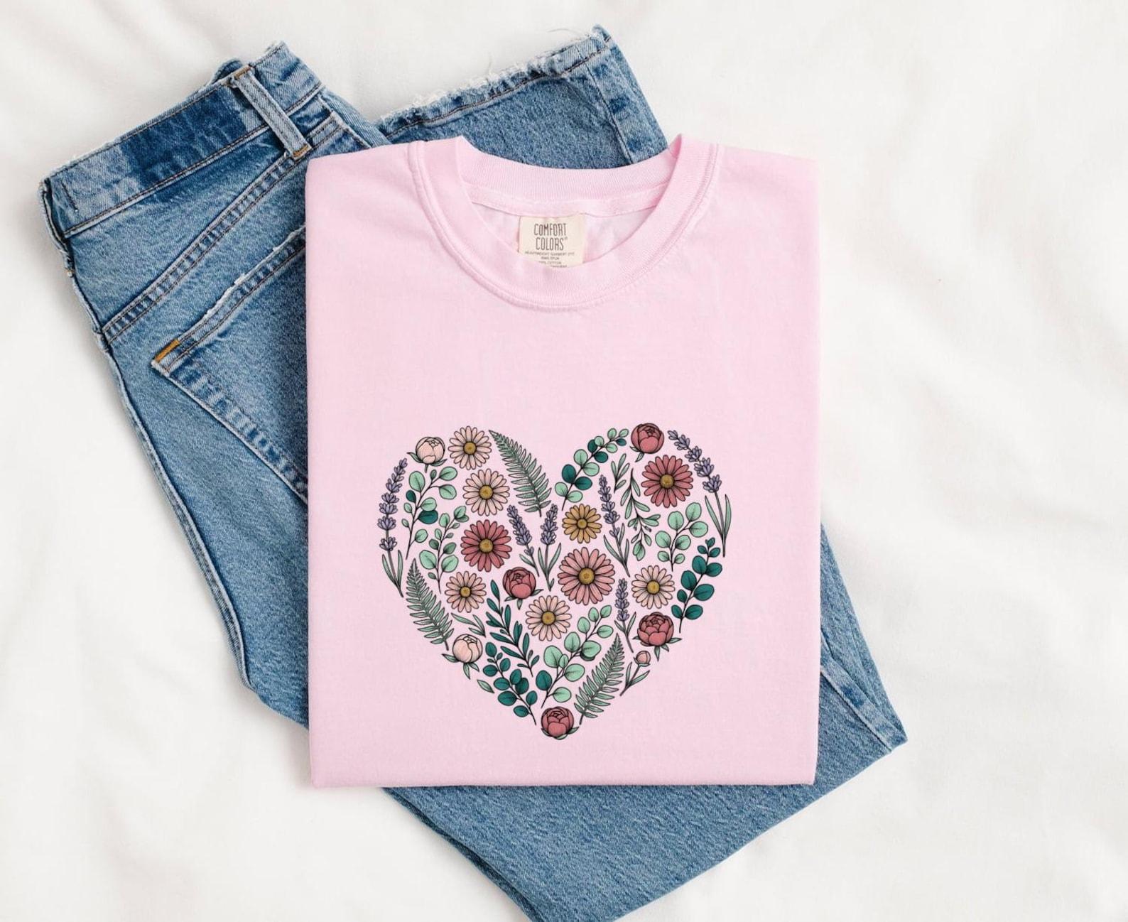 Flower Heart Shirt Floral Love Gift Women Floral Tee Heart T-Shirt Flower Fan Botanical Tshirt Romance Graphic Sketch Foliage Tshirt 4XL